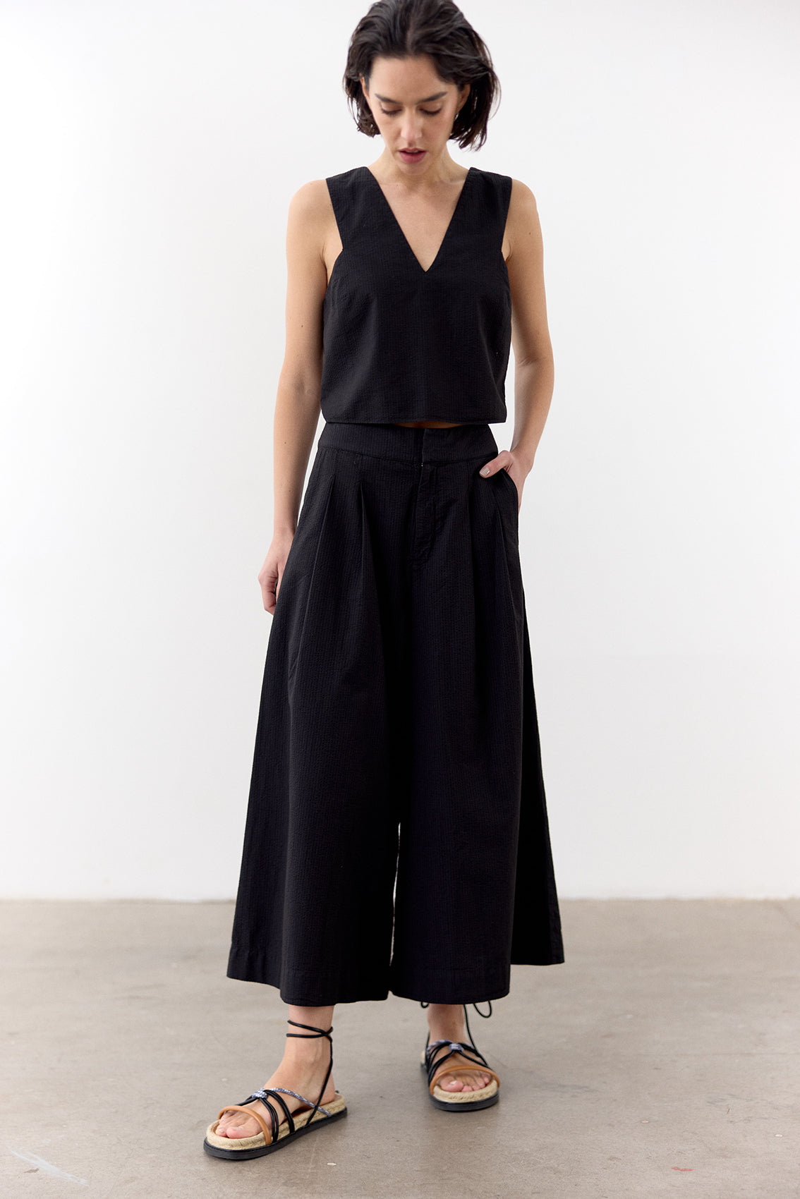 V-Neck Seersucker Cotton Top - Ónix