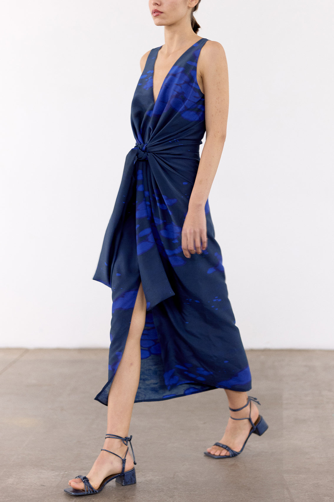 Vestido Anudado Seda Clorada - Cobalto