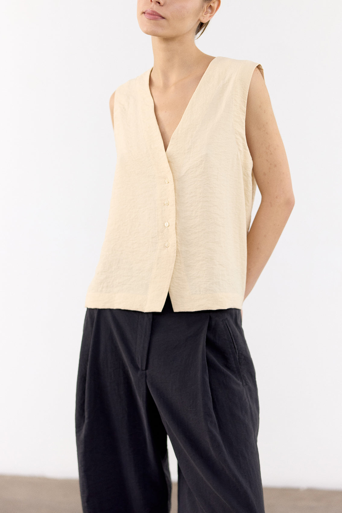 Crinkled Silk Vest Top - Mantequilla