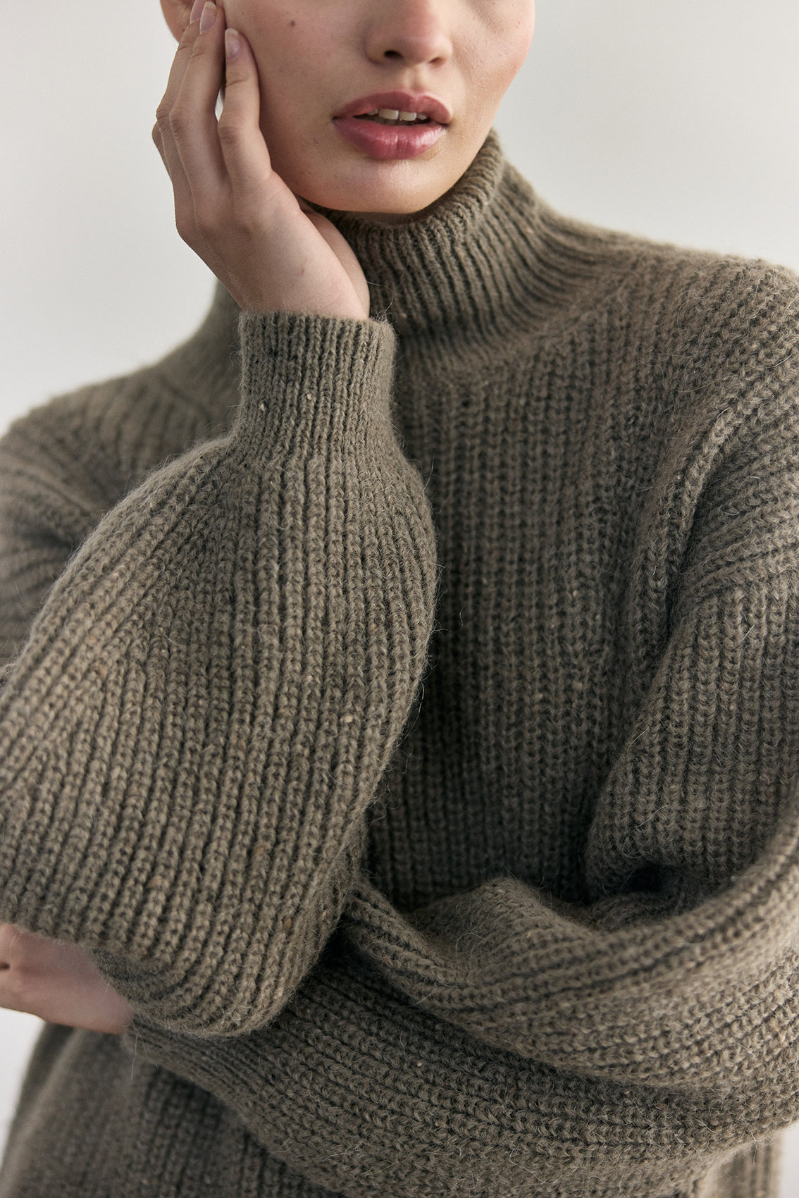 Sweater Oversized Cuello Alto Alpaca/Mohair - Musgo