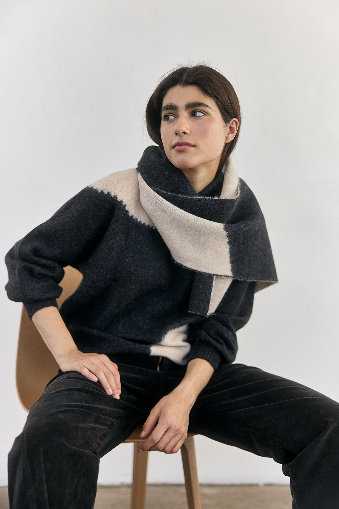 Bufanda Alpaca Felted Semicírculos - Medianoche/Crudo