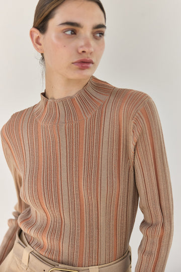Top Medio Cuello Tejido Surcos Algodón Pima - Arena/Cobre