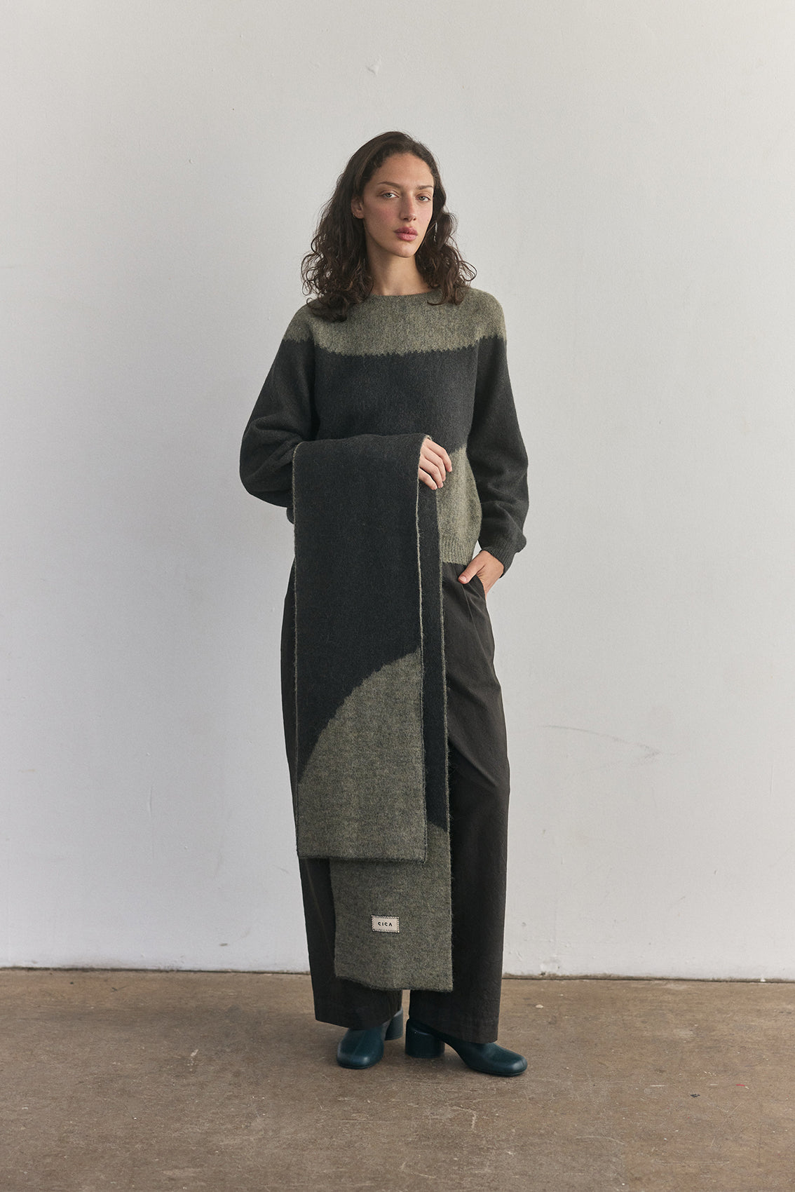 Bufanda Alpaca Felted Semicírculos - Pizarra/Musgo