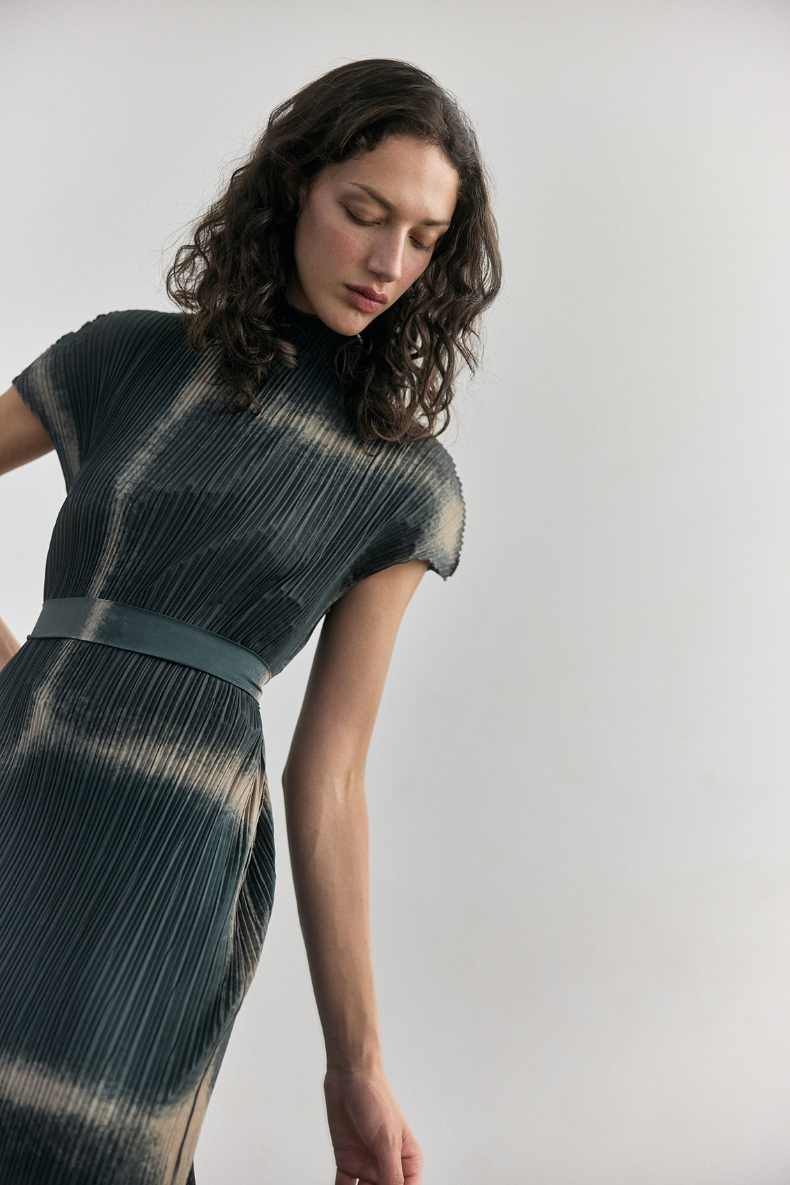 Vestido Plisado Campos - Pizarra