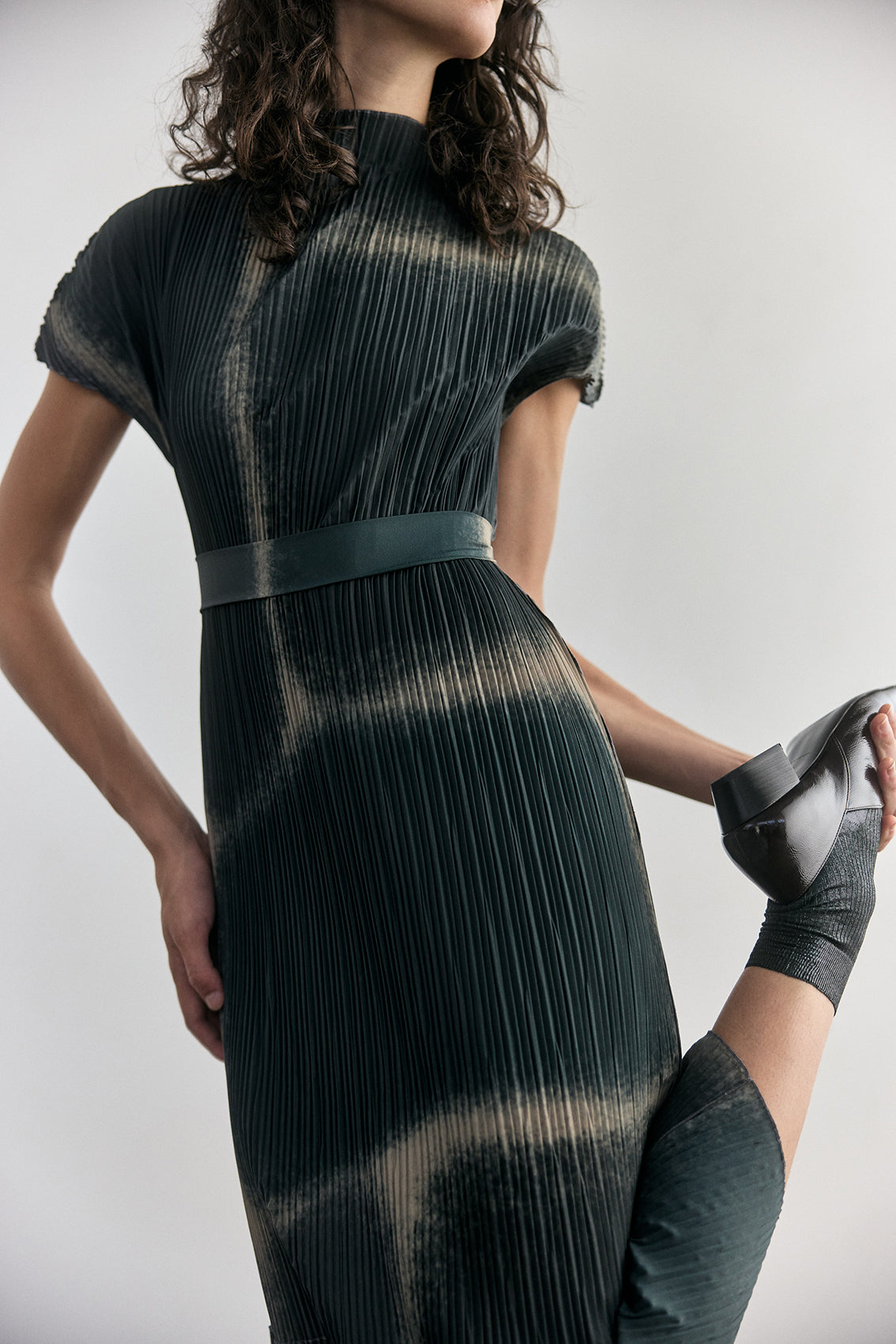 Vestido Plisado Campos - Pizarra
