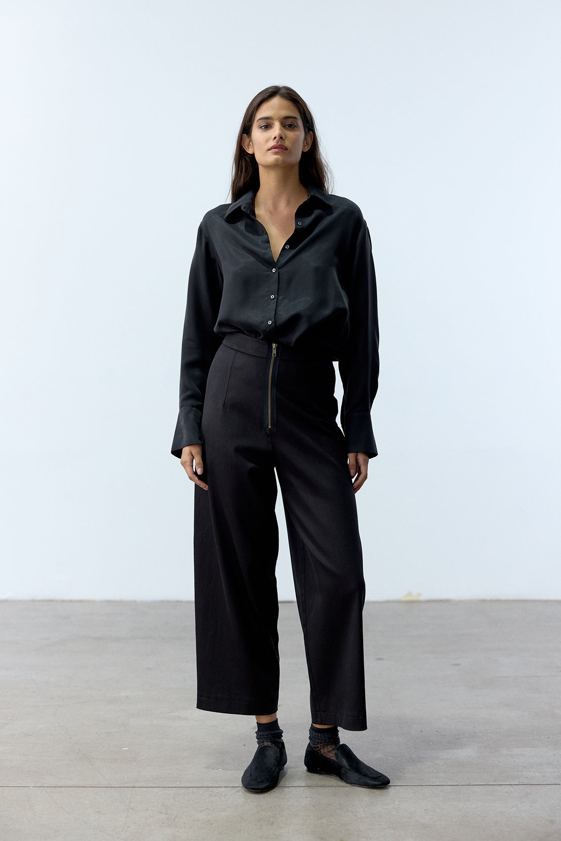 High-Waisted Textured Lyocell Pant - Ónix