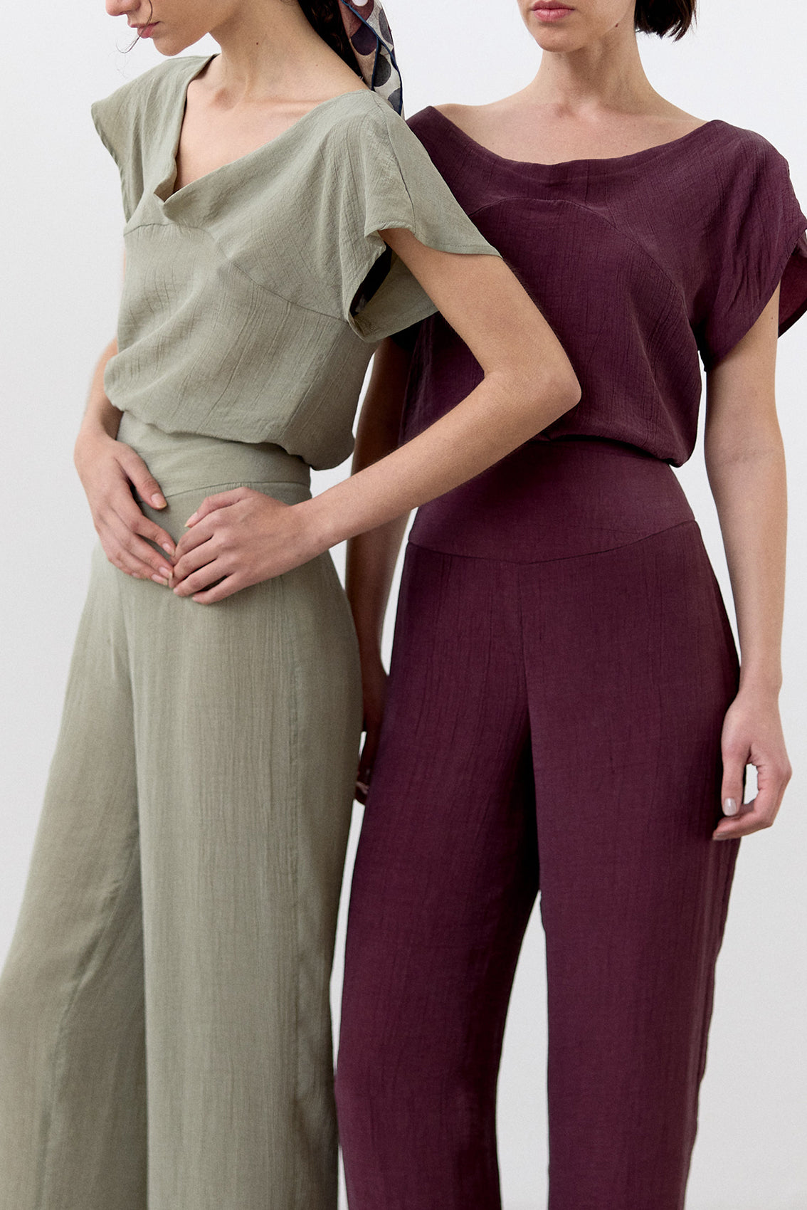 Curved Waistband Crinkle Lyocell Trousers - Musgo
