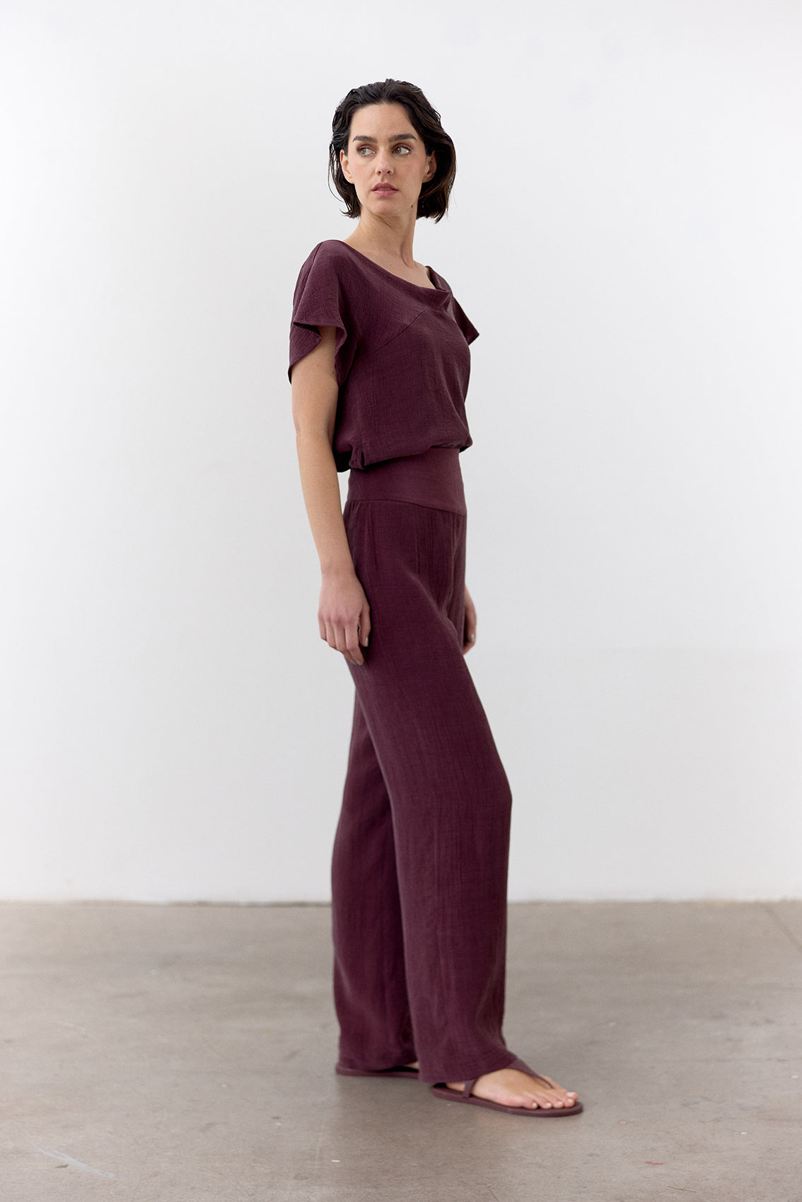 Curved Waistband Crinkle Lyocell Trousers - Vino