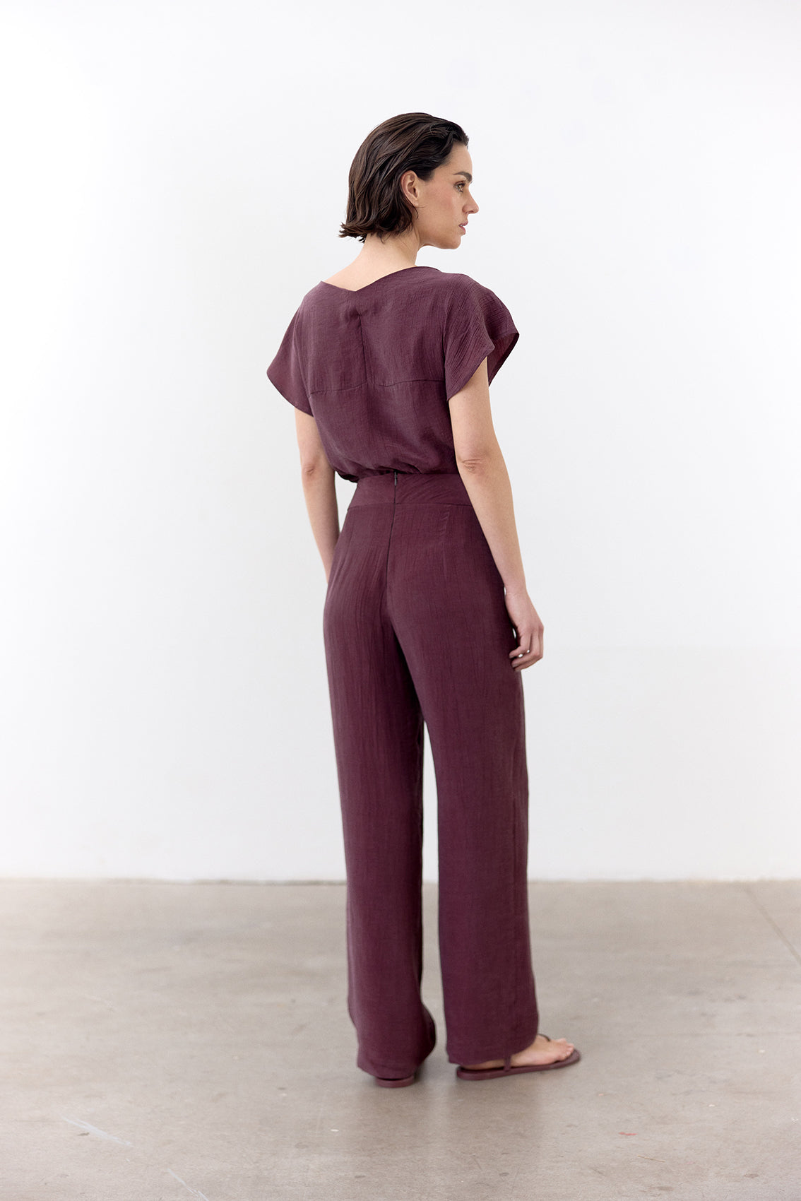 Curved Waistband Crinkle Lyocell Trousers - Vino