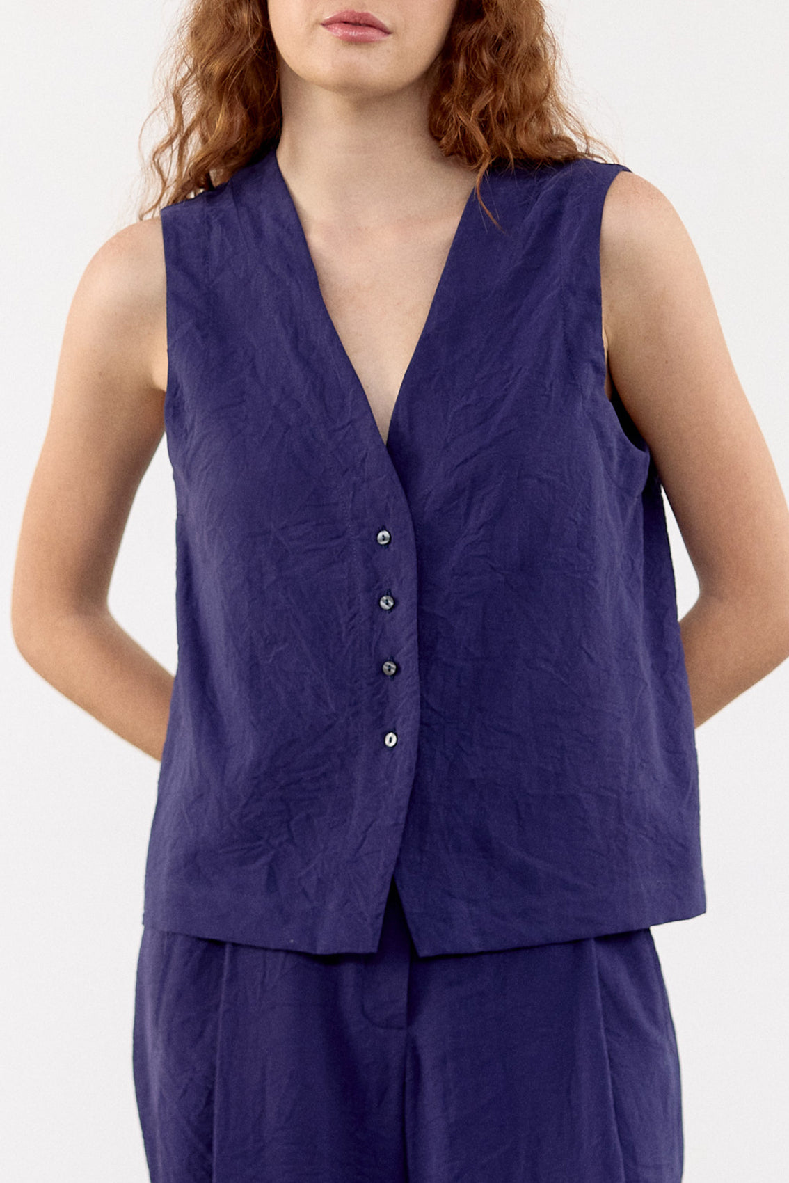 Crinkled Silk Vest Top - Arándano