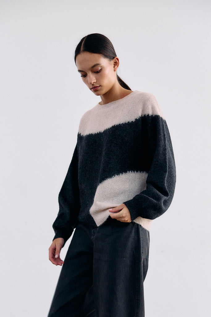 Felted Alpaca Sweater Semicircles - Medianoche/Crudo