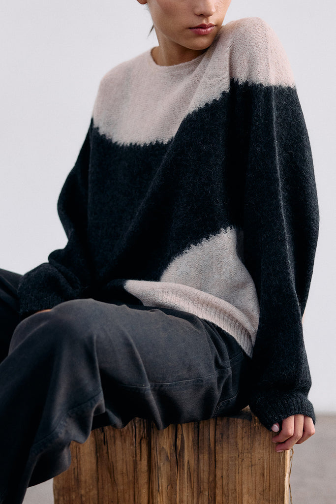 Felted Alpaca Sweater Semicircles - Medianoche/Crudo