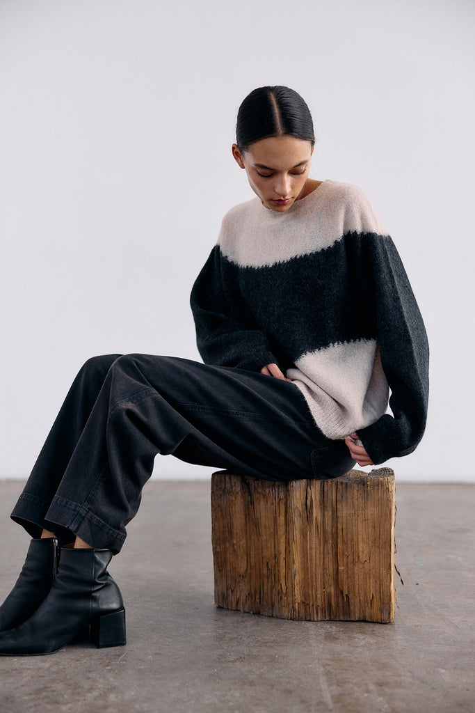 Felted Alpaca Sweater Semicircles - Medianoche/Crudo