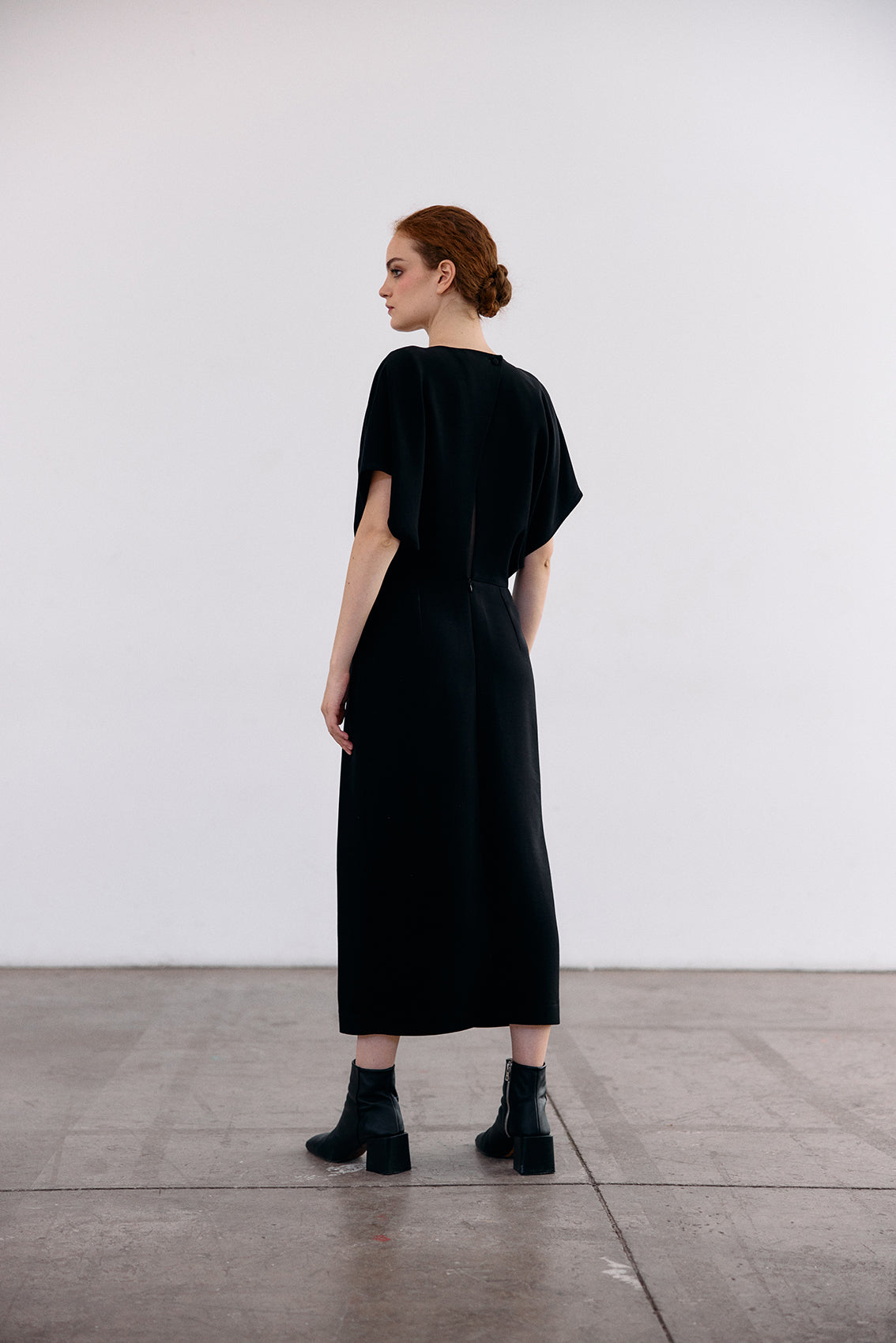 Center Pleat Dress - Ónix