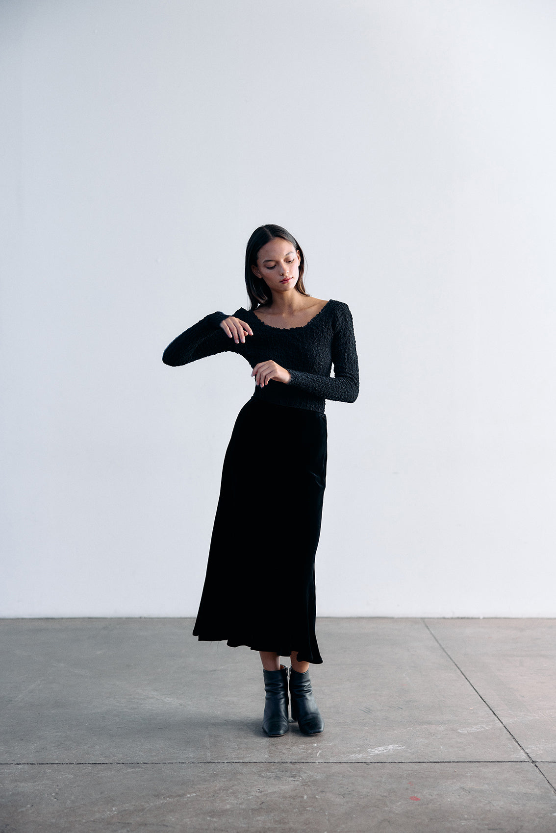 Silk Velvet Bias Long Skirt - Ónix