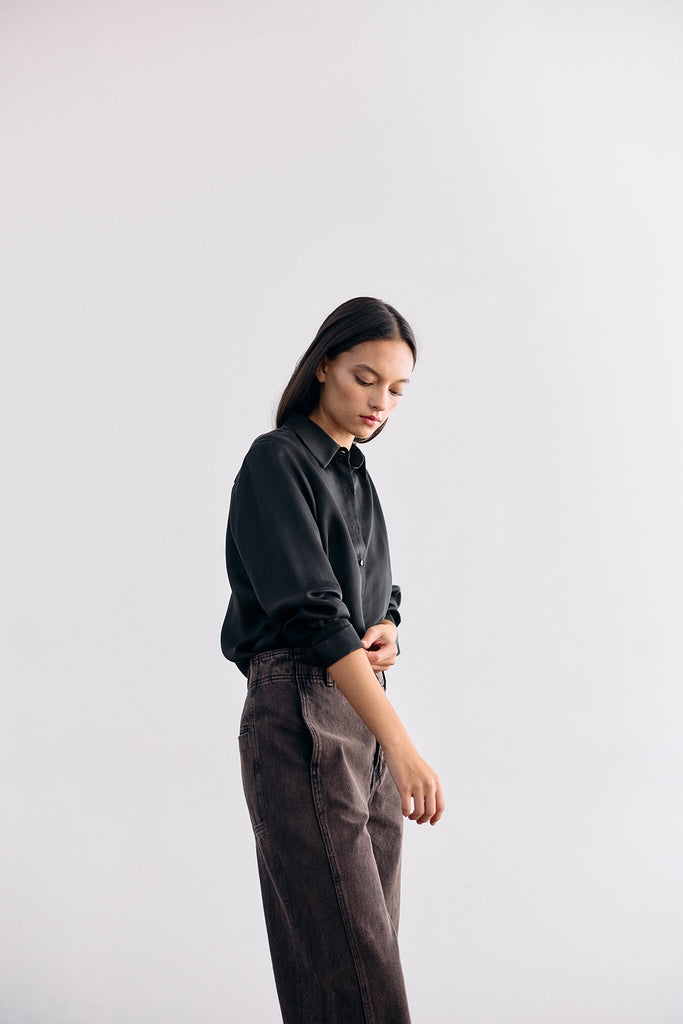 Pointed Collar Cupro Button-Down Shirt - Ónix