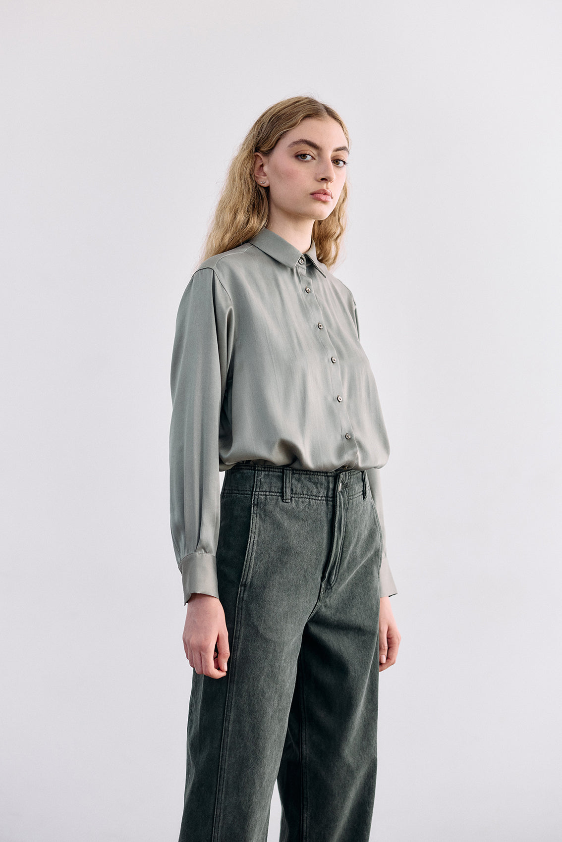 Pointed Collar Silk Button-Down Shirt - Musgo