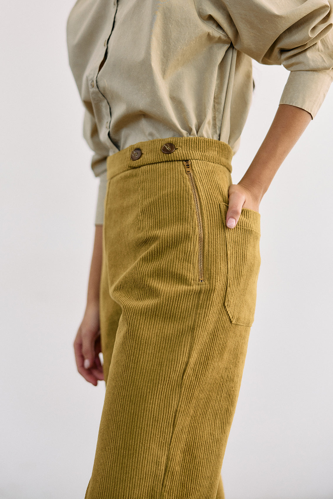 High-Waisted Cotton Corduroy Trousers - Ocre