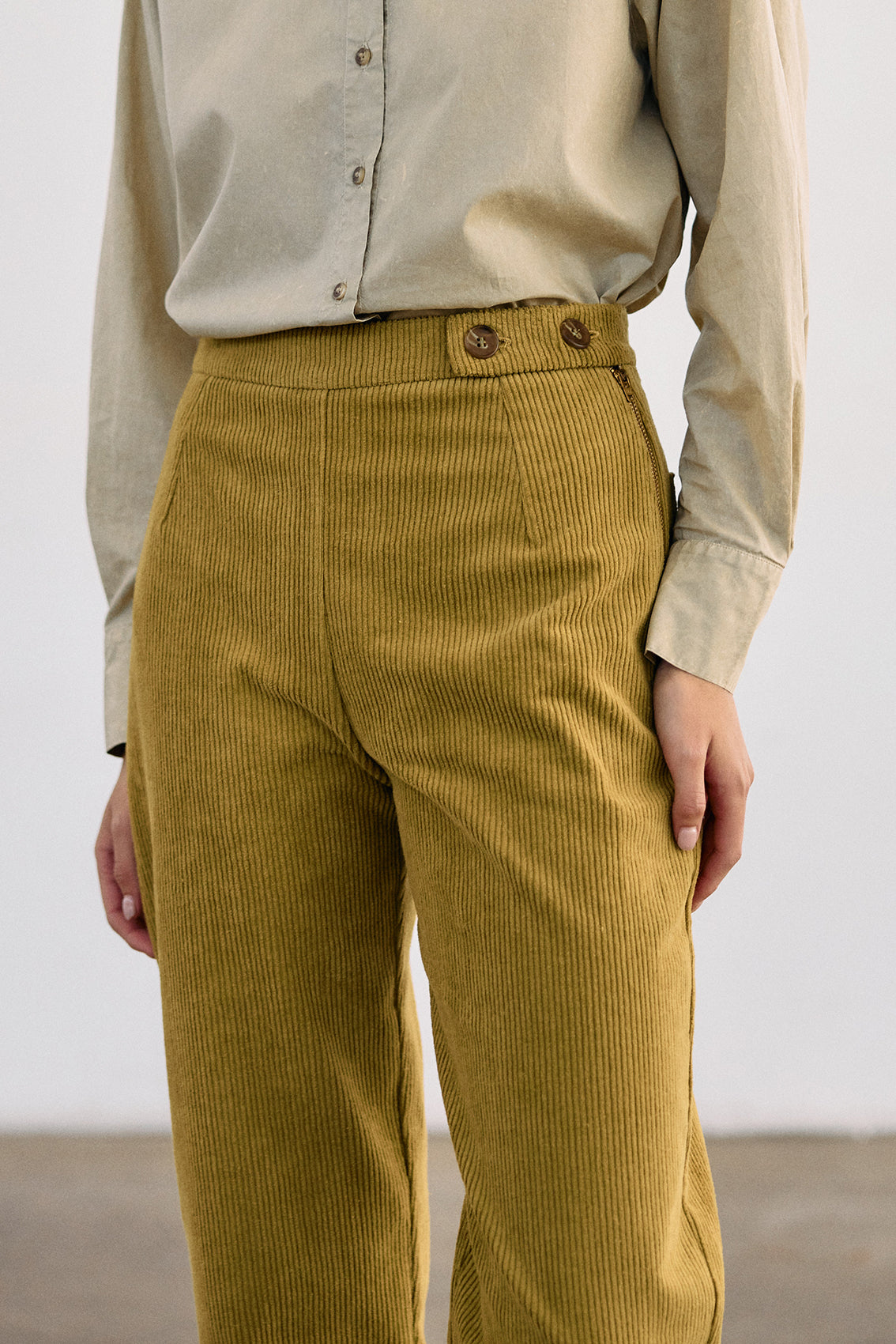 High-Waisted Cotton Corduroy Trousers - Ocre