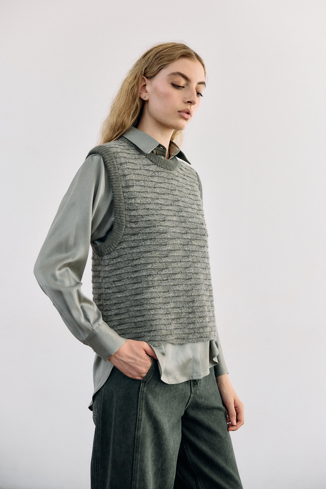 Textured Alpaca Knit Sweater Vest - Musgo