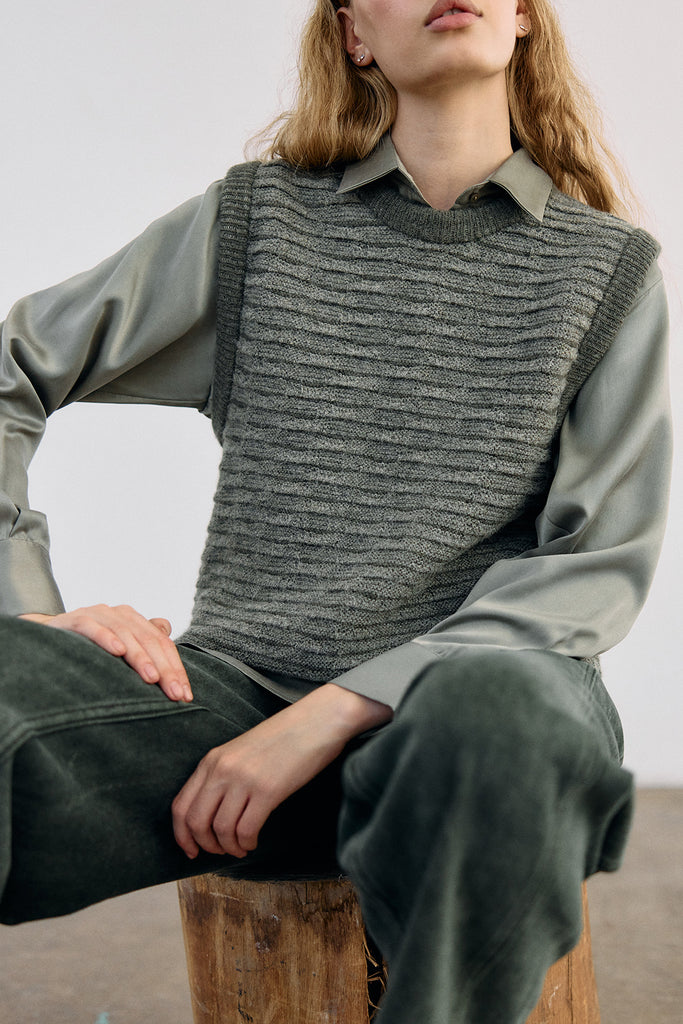 Sweater Vest Textura Relieves Alpaca - Musgo