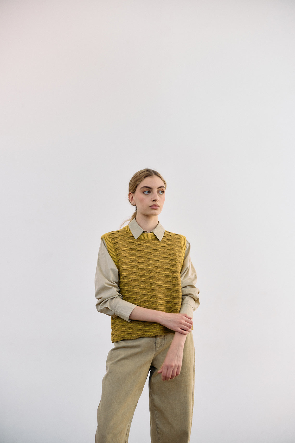 Sweater Vest Textura Relieves Alpaca - Ocre