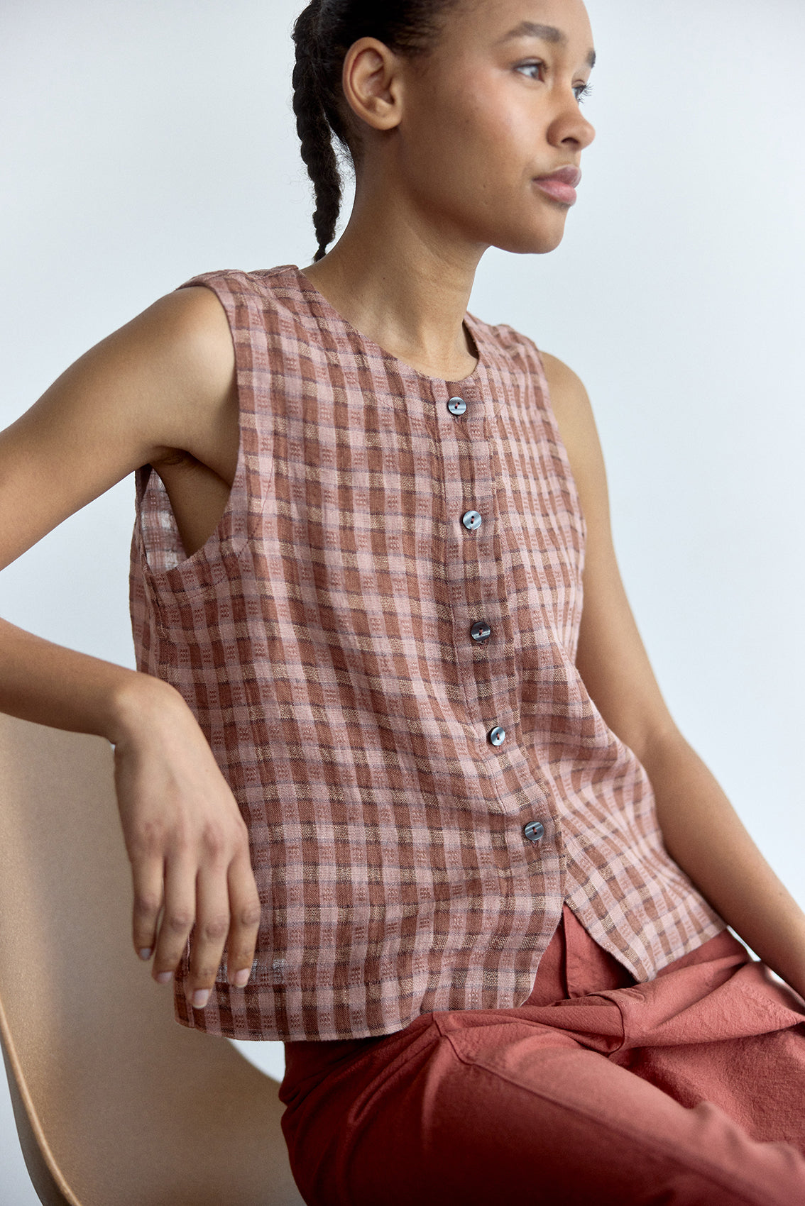 Top Vest Abotonado Lino Gingham - Arcilla