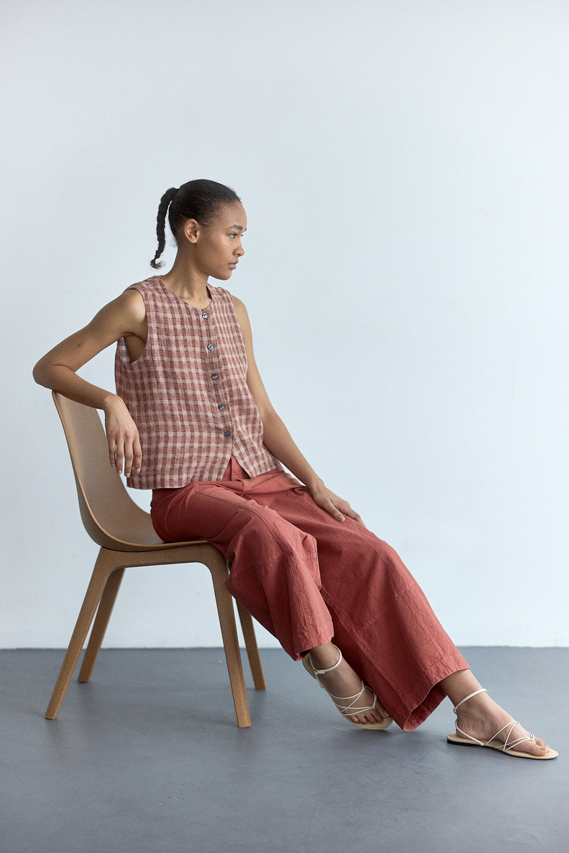 Top Vest Abotonado Lino Gingham - Arcilla
