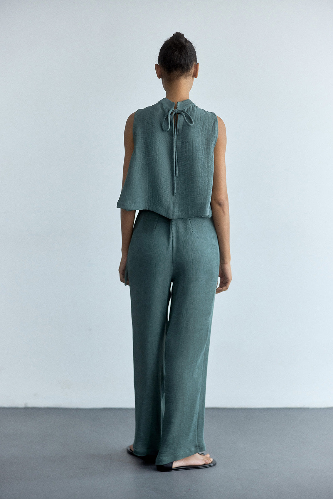 Pantalón Recto Plegado - Eucalipto