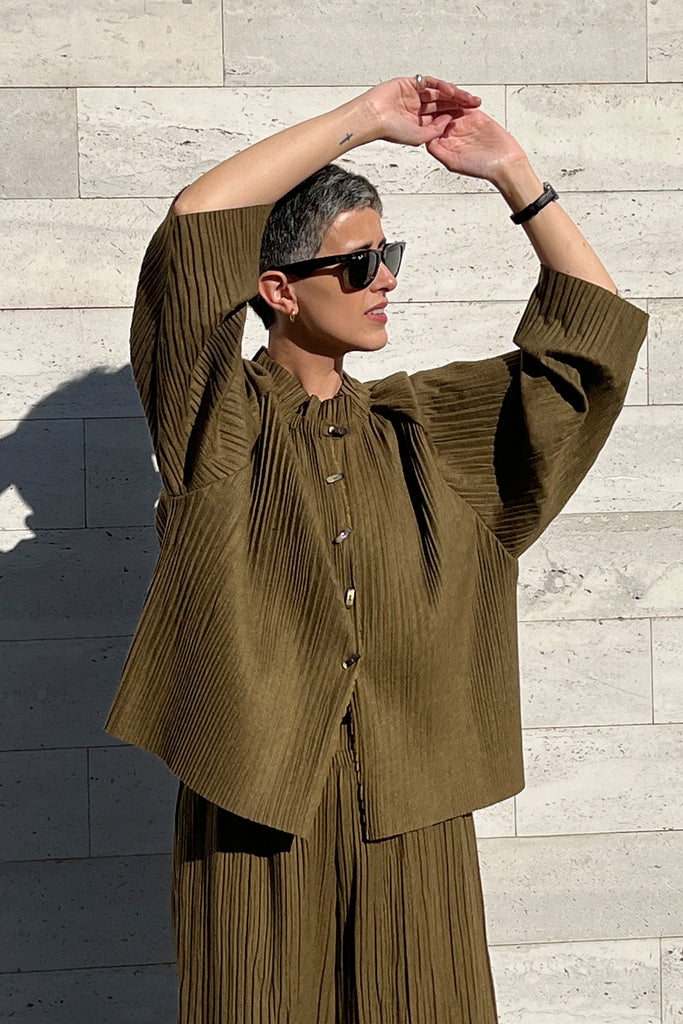 Pleated Recycled Wool Jacket with Horn Buttons - Oliva