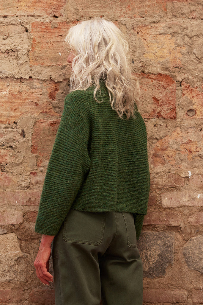 Horizontal Knit Funnel Neck Alpaca Sweater - Musgo