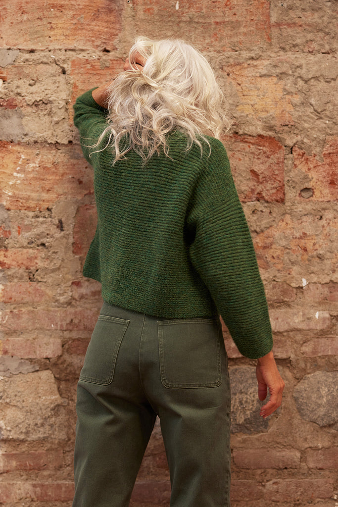 Horizontal Knit Funnel Neck Alpaca Sweater - Musgo