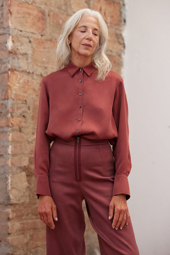 Blusa Cuello Punta Cupro - Berry