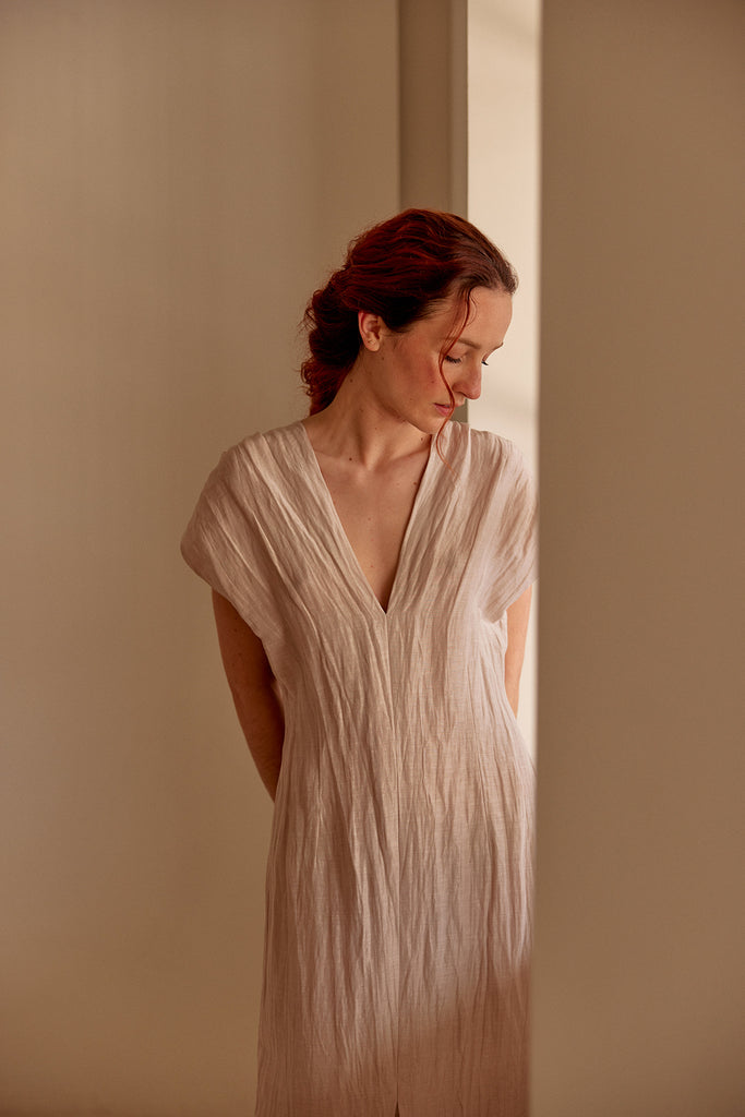 Vestido Corrugado Escote V Seda/Lino - Arena