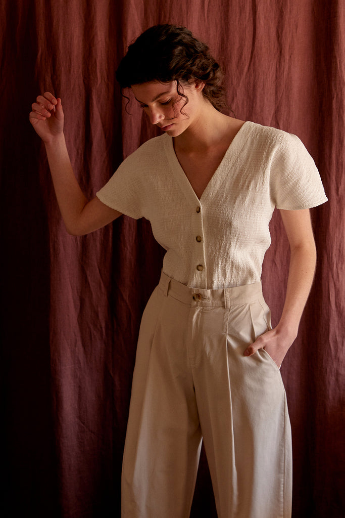 High-Waisted Pleat Cotton Trouser - Crudo